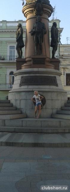 8056_girl-in-shorts-ru-439.jpg
